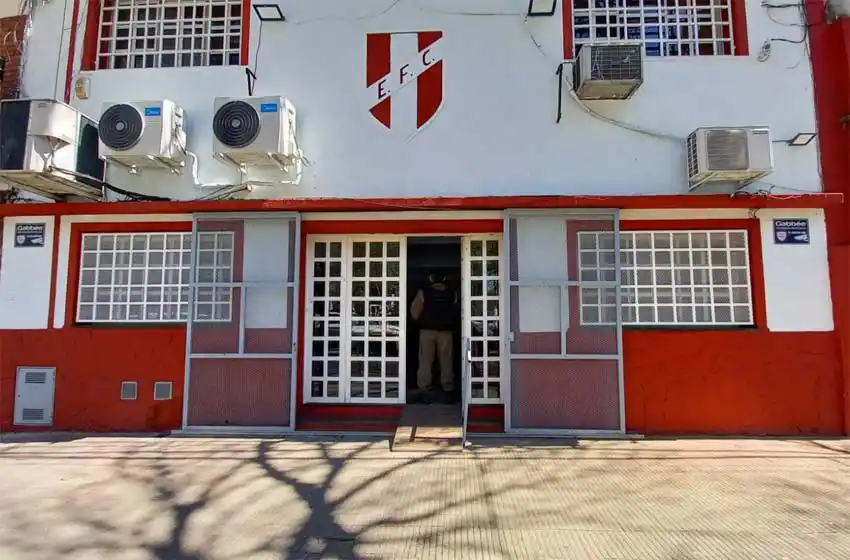 Lluvia de balas en Rosario: atacaron a tiros el club Echesortu