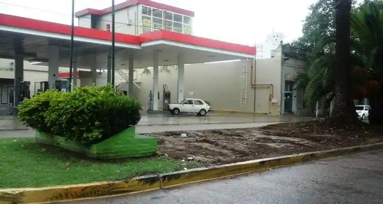 Demolieron la casilla de turismo que estaba en Mitre y 3 de Febrero