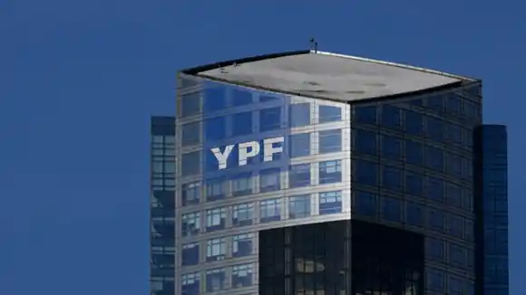 YPF venderá sus delegaciones en Brasil y Chile para priorizar Vaca Muerta
