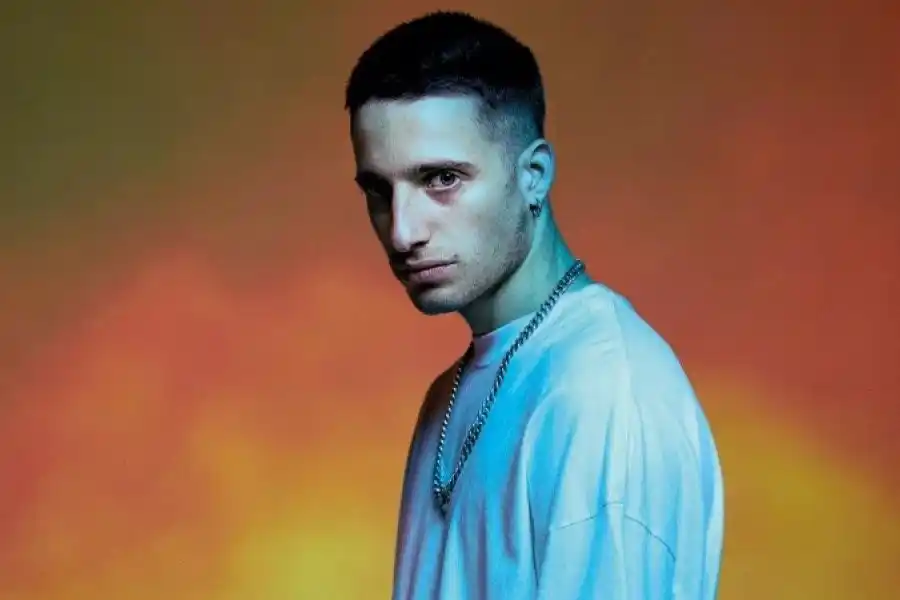 Wos realizó una defensa de la cultura luego de los ataques del gobierno a algunos artistas: "Es una ridiculez total"