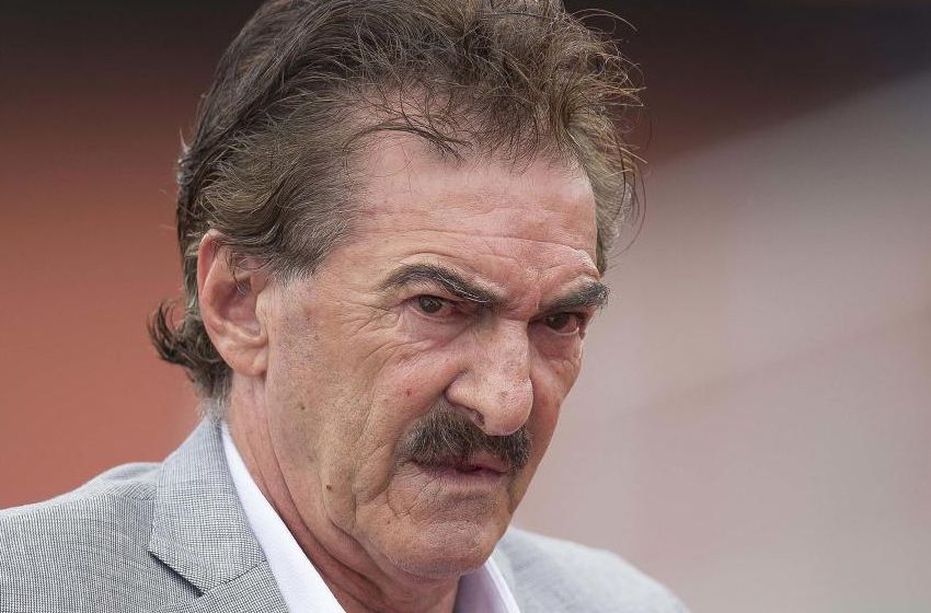 Piden la detención de Ricardo La Volpe por acoso