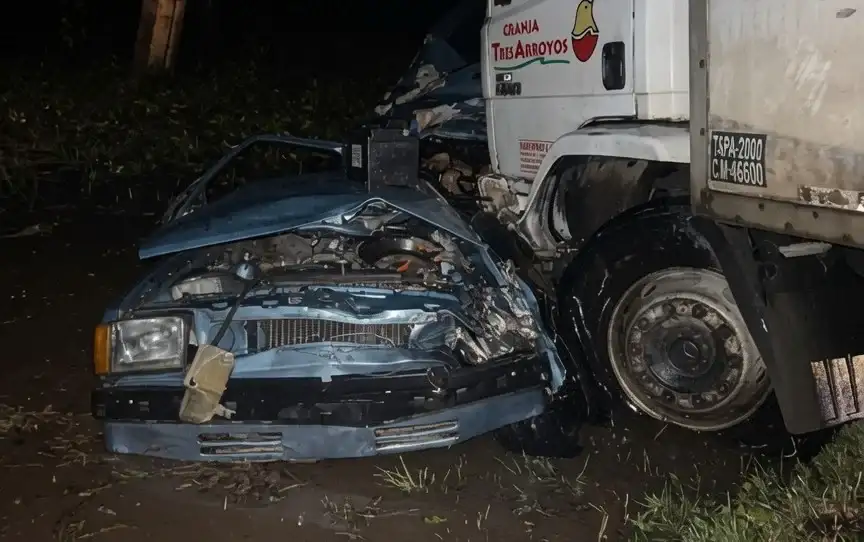 En el rodado menor viajaban ocho personas al momento del impacto.