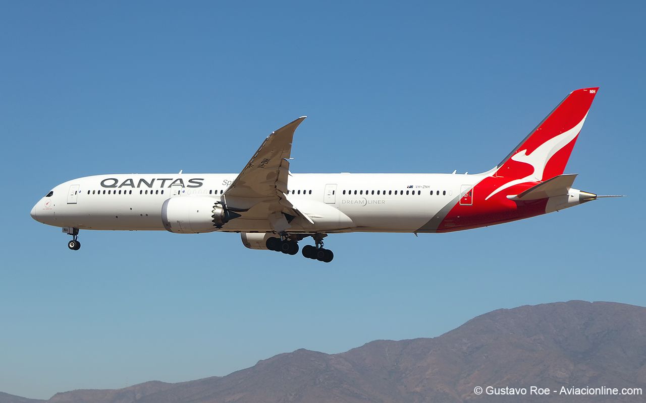 Qantas begins its daily flight between Sydney and Santiago