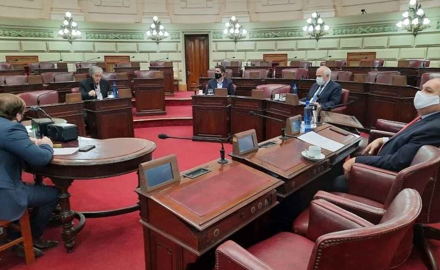 El Senado pide clases en 7mo. grado y en 5to. año