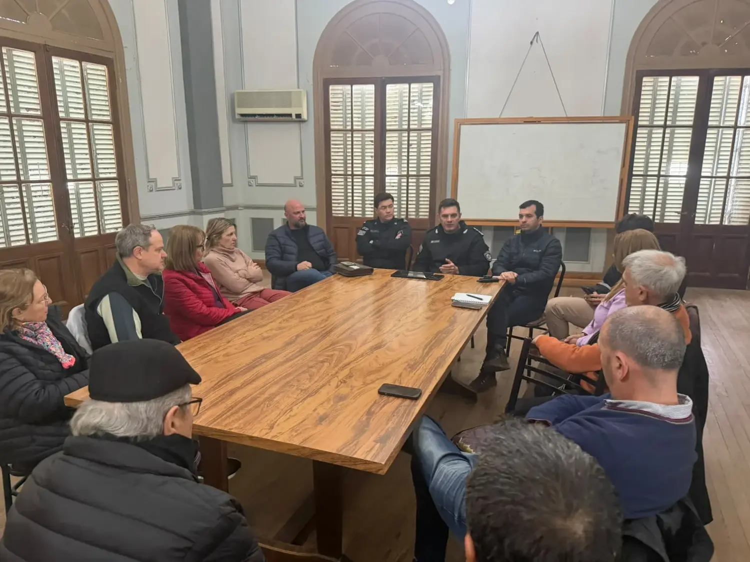 Vecinos del barrio 30 de Octubre se reunieron con autoridades por los reiterados hechos de inseguridad