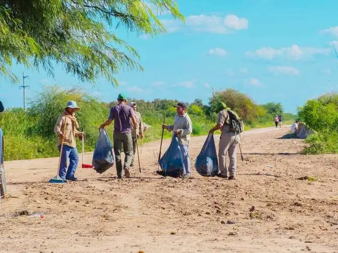 Familias de la zona de Las Lomitas
lentamente regresan a sus hogares