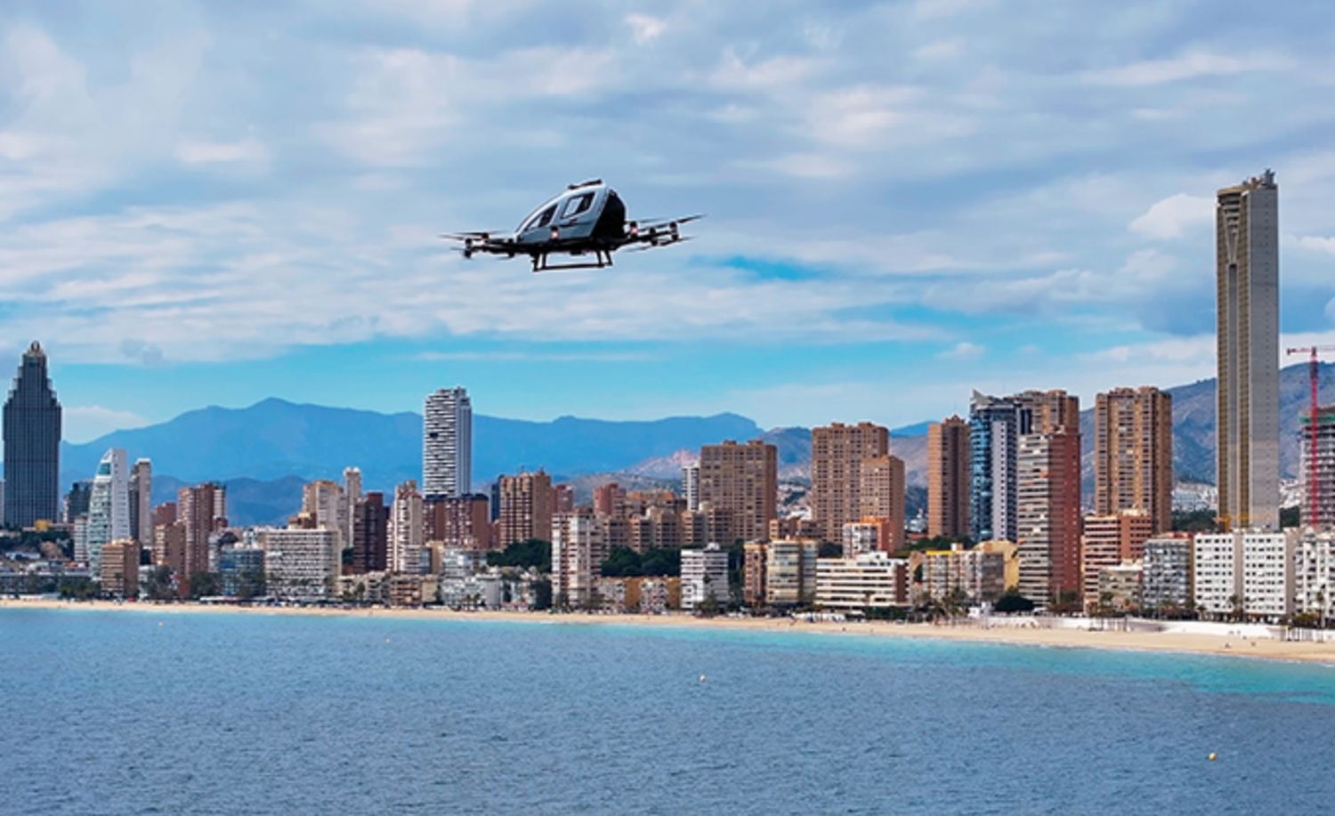 Primer vuelo urbano en Europa del avión no tripulado chino