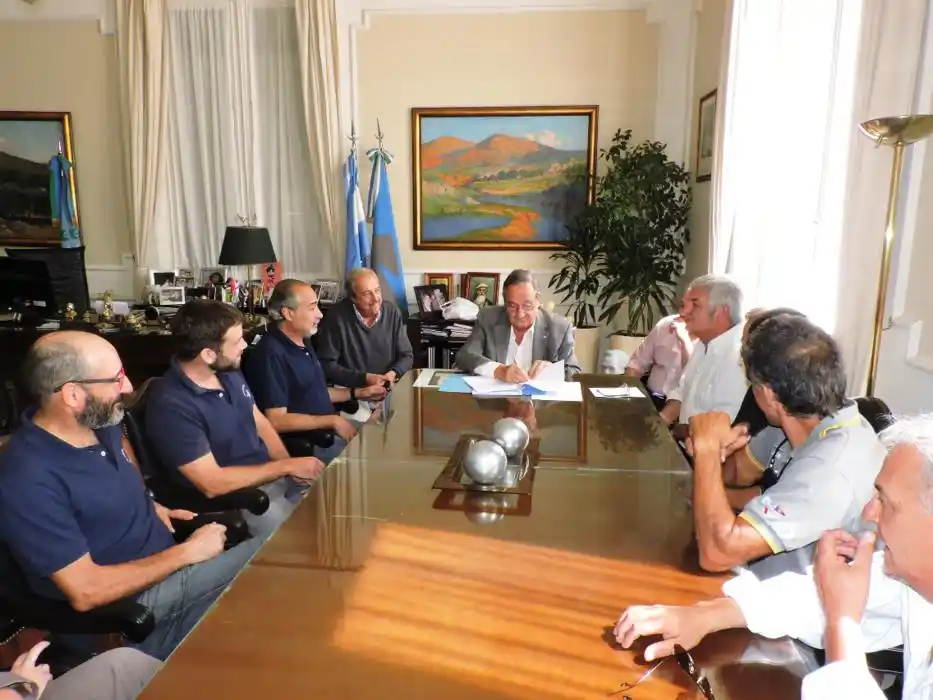 Los trabajadores de Obras Sanitarias reclaman un  15 por ciento de aumento