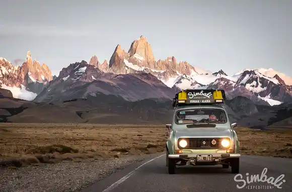 De Mar del Plata a Alaska: el sueño a bordo de un Renault 4