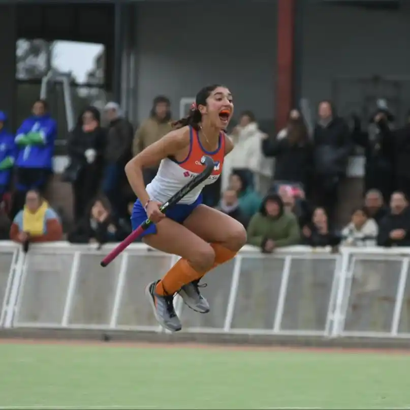 Hockey: Delfina Hernández fue citada a una concentración en el CENARD