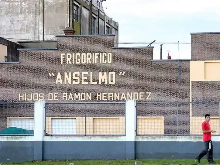 El reinicio de la faena se produce cinco meses después de que la anterior administración presentara el pedido de quiebra.