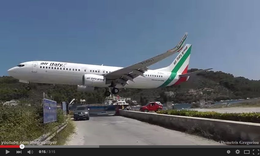 Sábados de videos n°13: hoy, Skiathos, el segundo St. Maarten