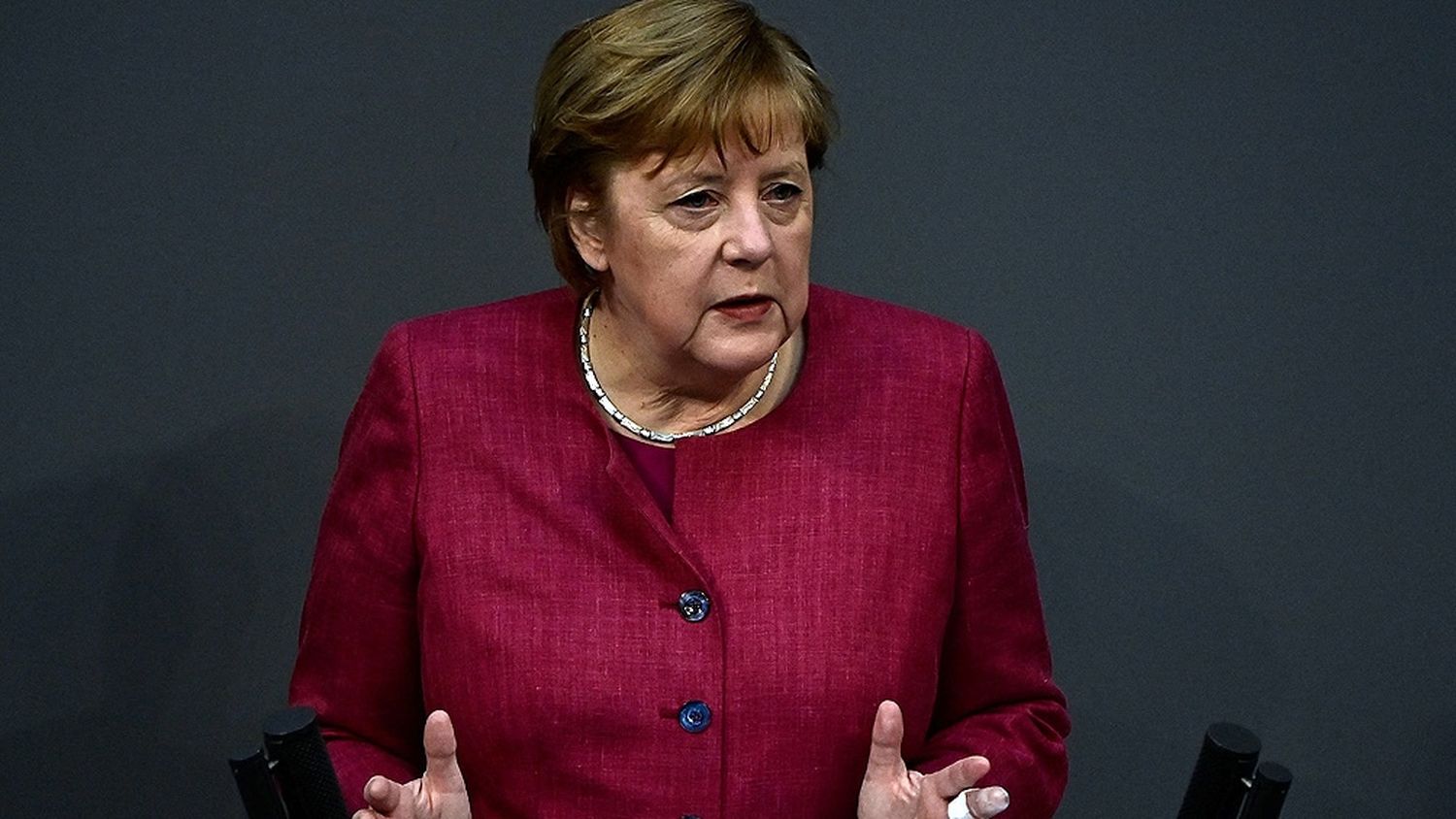 Los talibanes invitaron a Angela Merkel a visitar Afganistán