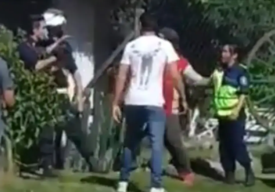 Liberaron al menor que golpeó a efectivos policiales tras resistirse a un control 