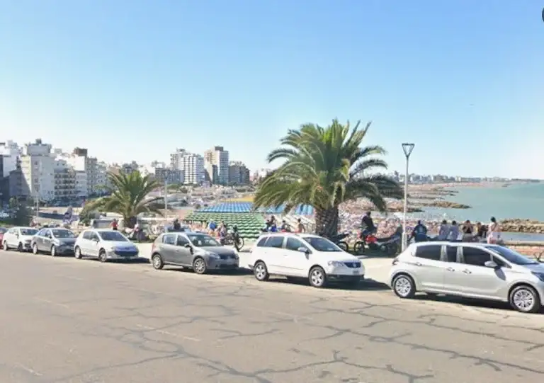 En esta zona de la costa marplatense fue encontrado el cuerpo esta tarde.