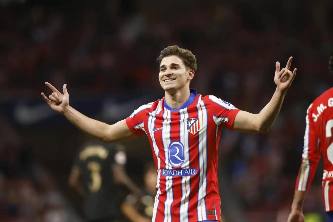 Julián Álvarez podría convertirse en jugador de Manchester United la próxima temporada.