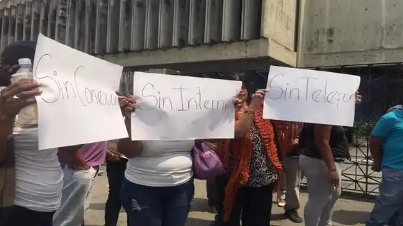 CONEXIÓN DEFICIENTE O AUSENTE: mayoría de venezolanos se queja del servicio de Internet