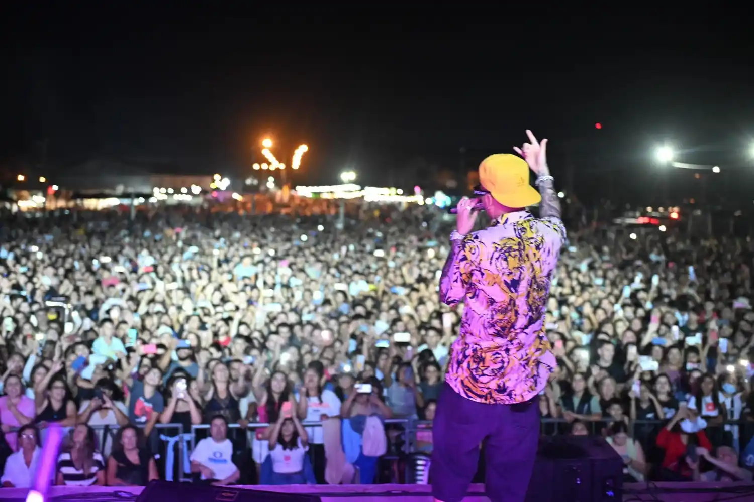 Hay una amplia grilla de músicos invitados.