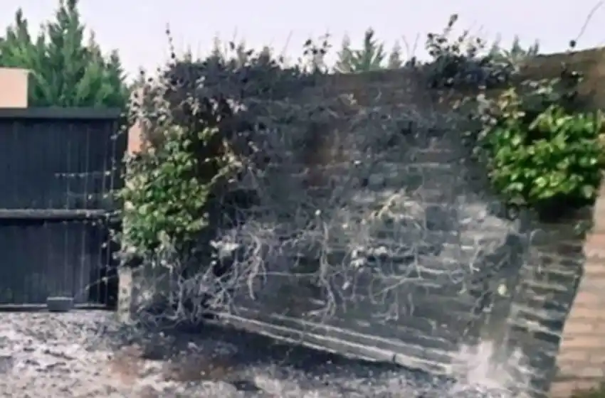 Bahía Blanca: ahora atentan contra la vivienda de un funcionario de salud, con la consigna de que la pandemia “es falsa”