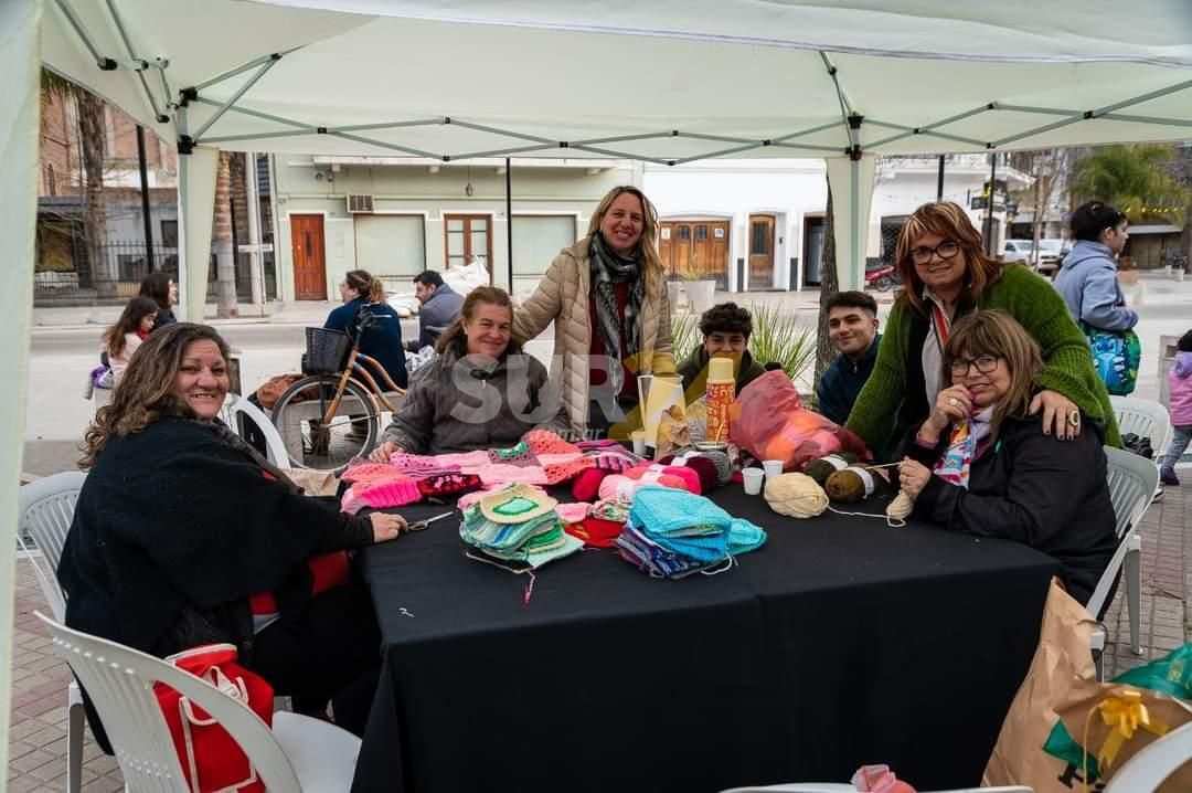 Atractiva feria de emprendedores en el invierno de Rufino