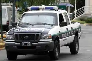 Horror en La Plata: La asaltó y la obligó a cocinar milanesas mientras la violaba