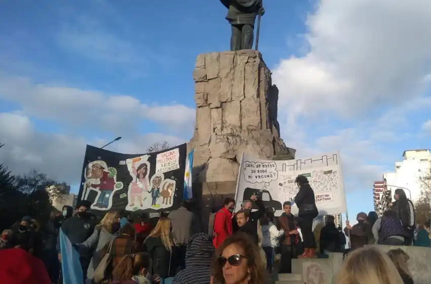 Marplatenses se manifestaron en contra de las restricciones