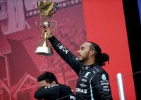 Hamilton ganó por centésima vez
