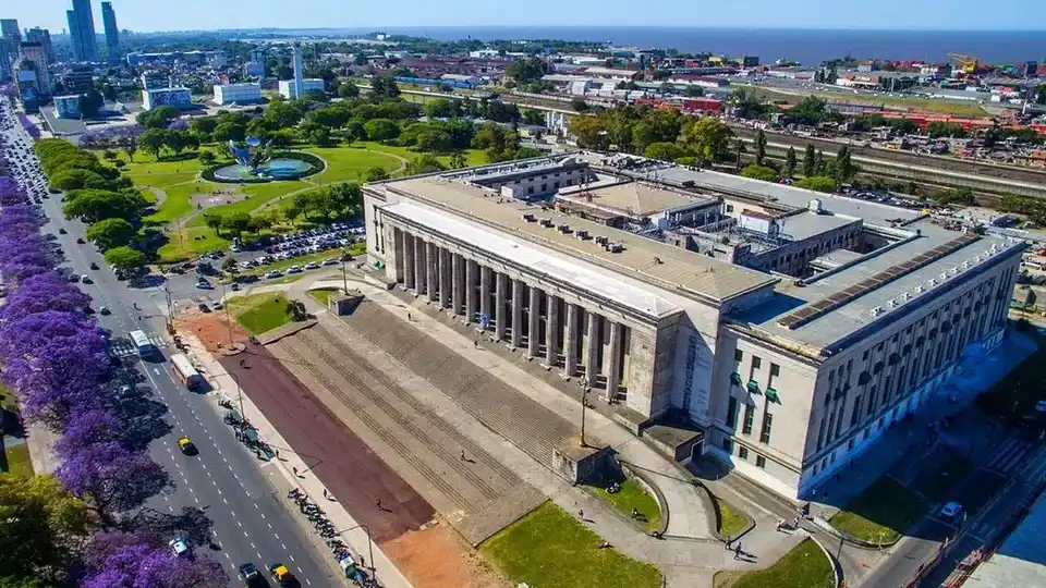 El Gobierno ratificó que las universidades le pueden cobrar a los extranjeros