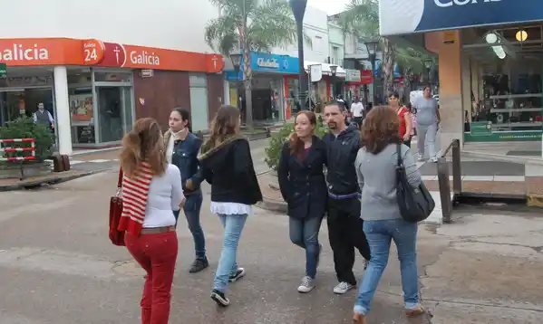Mañana fresca y con lluvias en la ciudad