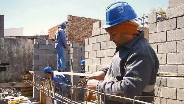 Construcción: cayó 24,1% en abril y se perdieron 48 mil empleos