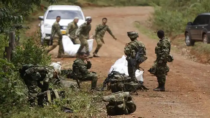 Dos militares muertos y 11 heridos en ataque guerrillero del ELN con explosivos en Colombia