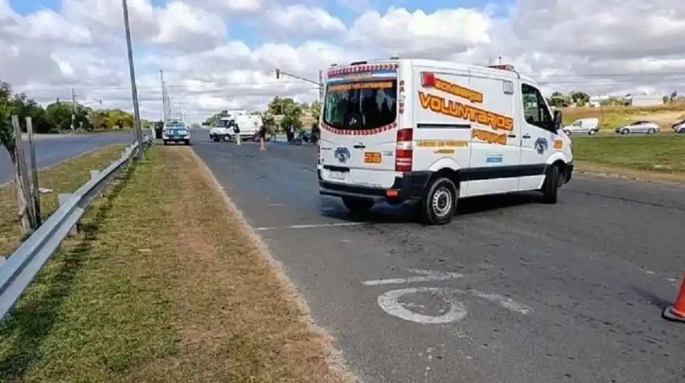 Un camión mató a un policía que iba en bicicleta por la Circunvalación de Paraná