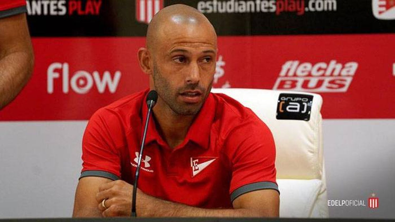 Javier Mascherano anunció  su retiro del fútbol