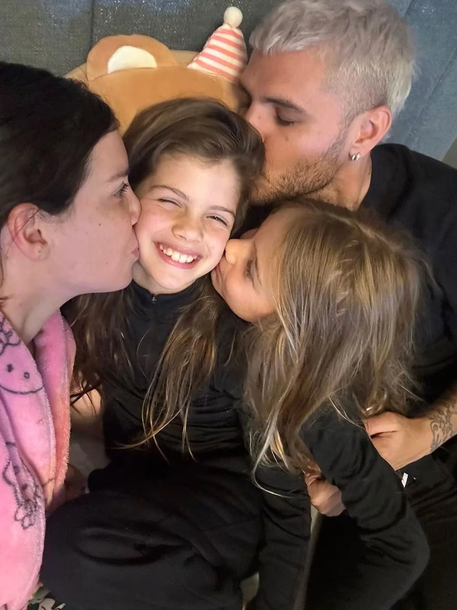 La familia Icardi-Nara festejando el cumpleaños de Francesca