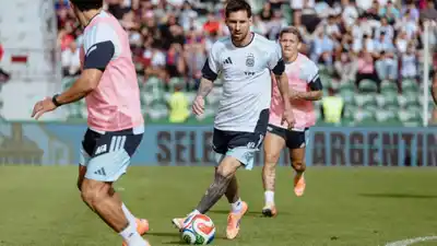 Messi, en una de las últimas prácticas en España antes de viajar a Angola.