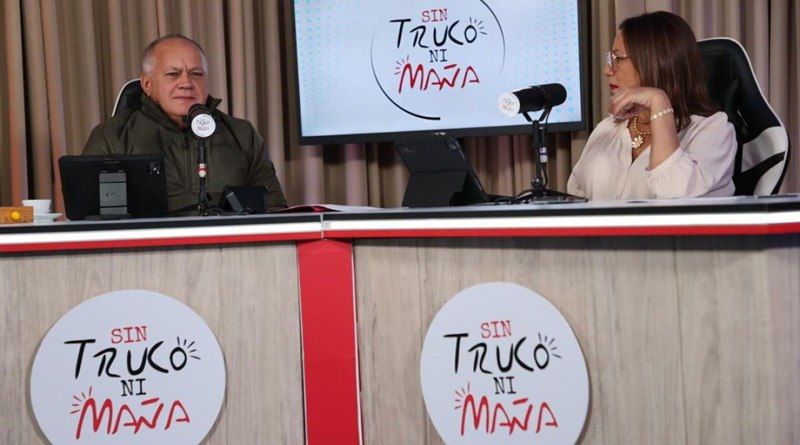 Cabello denuncia la separación de otra familia venezolana en EE.UU.: llegaron otros 192 migrantes