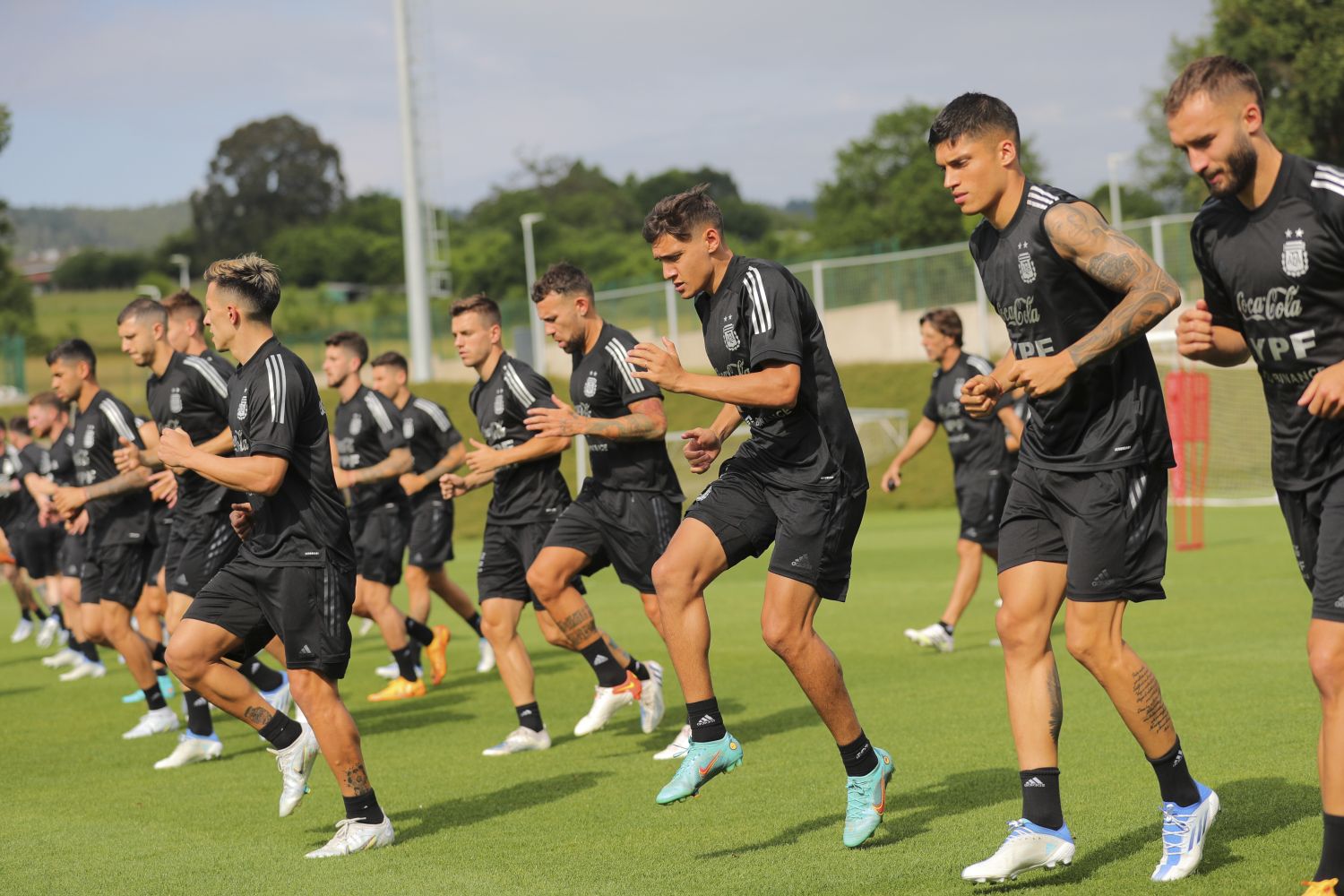 Nuevas caras en la lista de Scaloni para los próximos amistosos