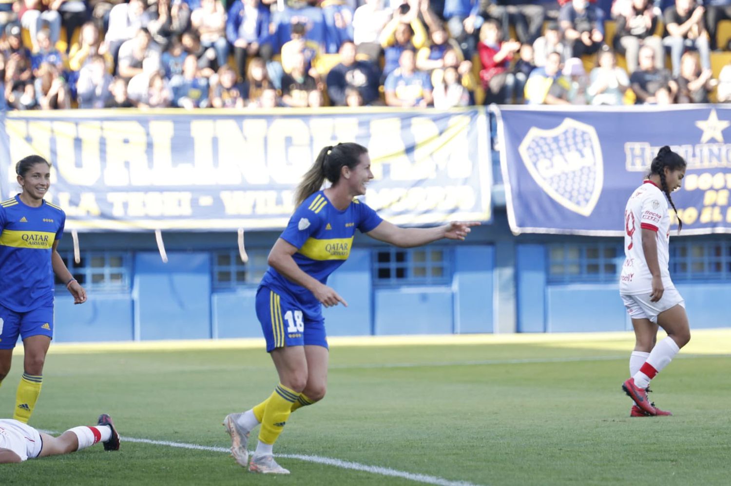 Boca aplastó a Huracán con un triplete de Huber