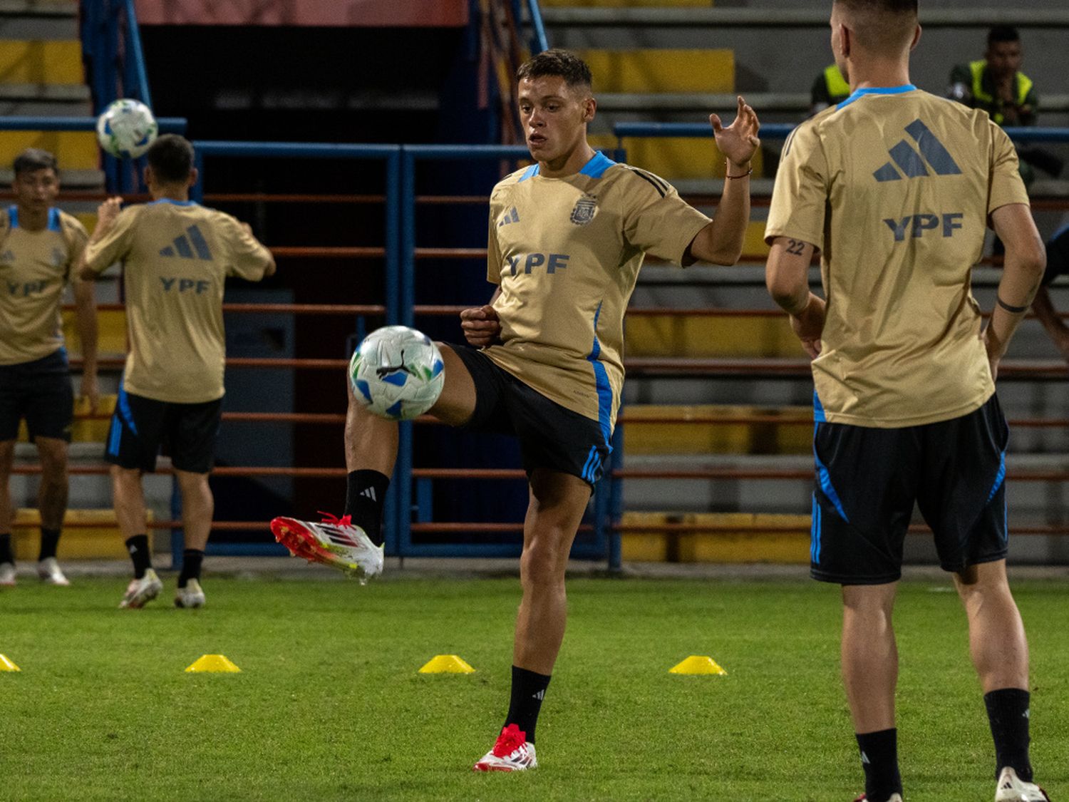 Argentina, frente a Uruguay, por otra alegría en Venezuela