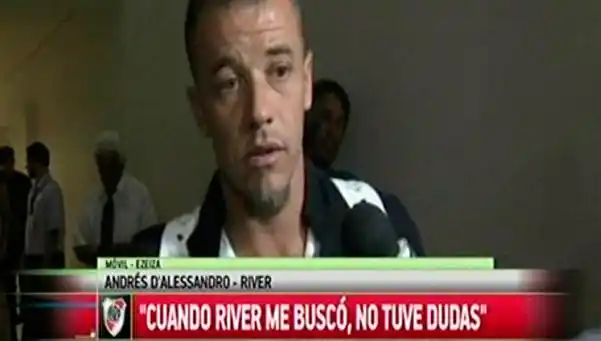 DAlessandro llegó al país, habló y se puso a disposición de Gallardo