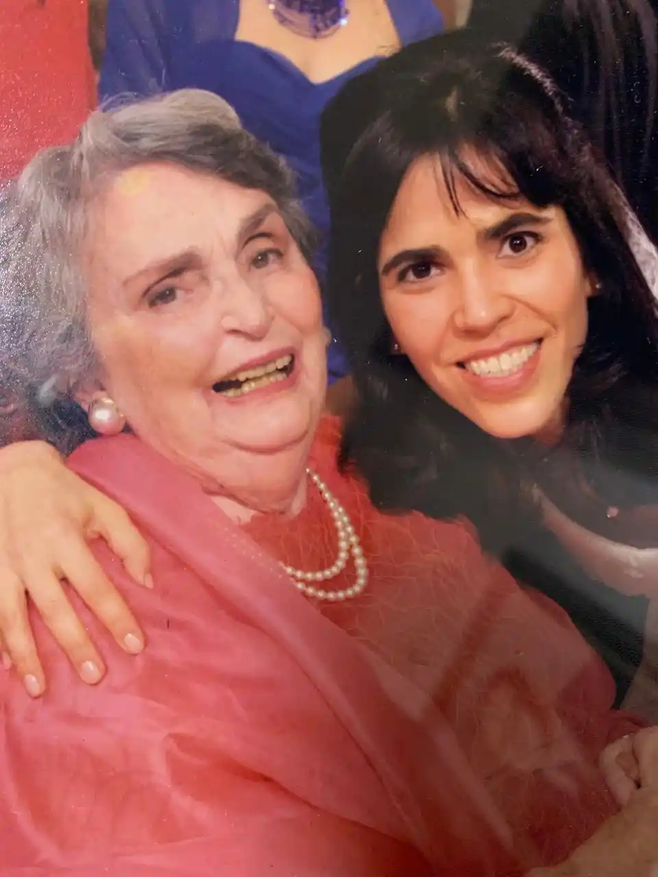 Sarita Critto junto a su abuela Sara Bunge de Shaw.