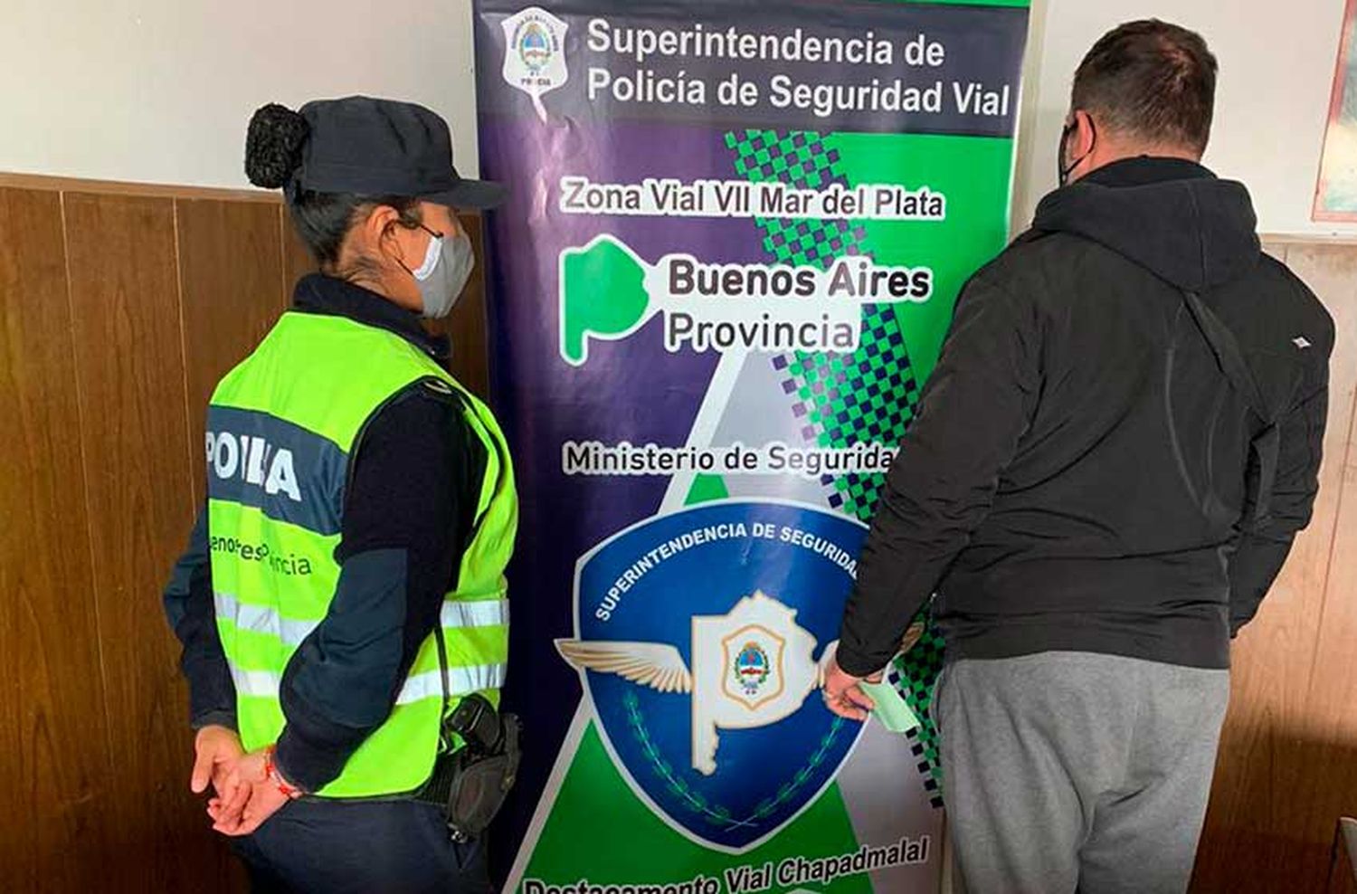 Un hombre fue atrapado camino a Miramar con licencia trucha