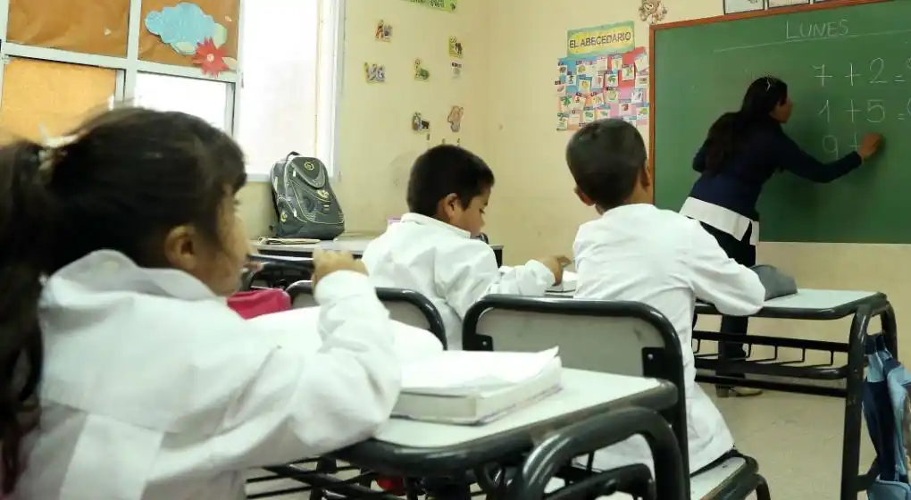 Llegó la resolución y algunas escuelas tendrían que dictar clases en las vacaciones