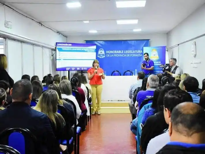 Conversatorio en Abordaje de la salud 
mental para el personal de la Legislatura