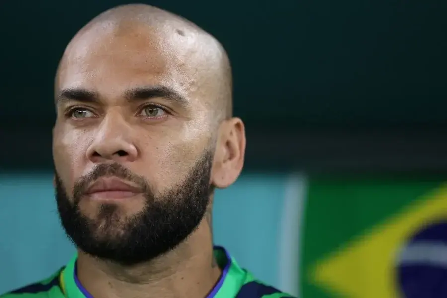 Polémica: detuvieron en Barcelona al futbolista Dani Alves por presunto abuso sexual