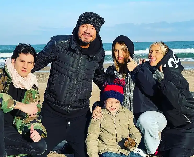 Tinelli y su familia festejaron el Día del Padre en Necochea