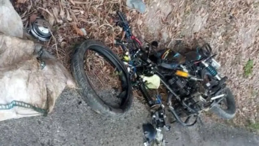 UNO DE LOS MOTORIZADOS HACÍA “CABALLITO”: 3 personas pierden la vida por choque de frente entre dos motos en Aragua