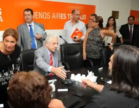 Provincia también convocó a los docentes para el martes y espera alcanzar un acuerdo