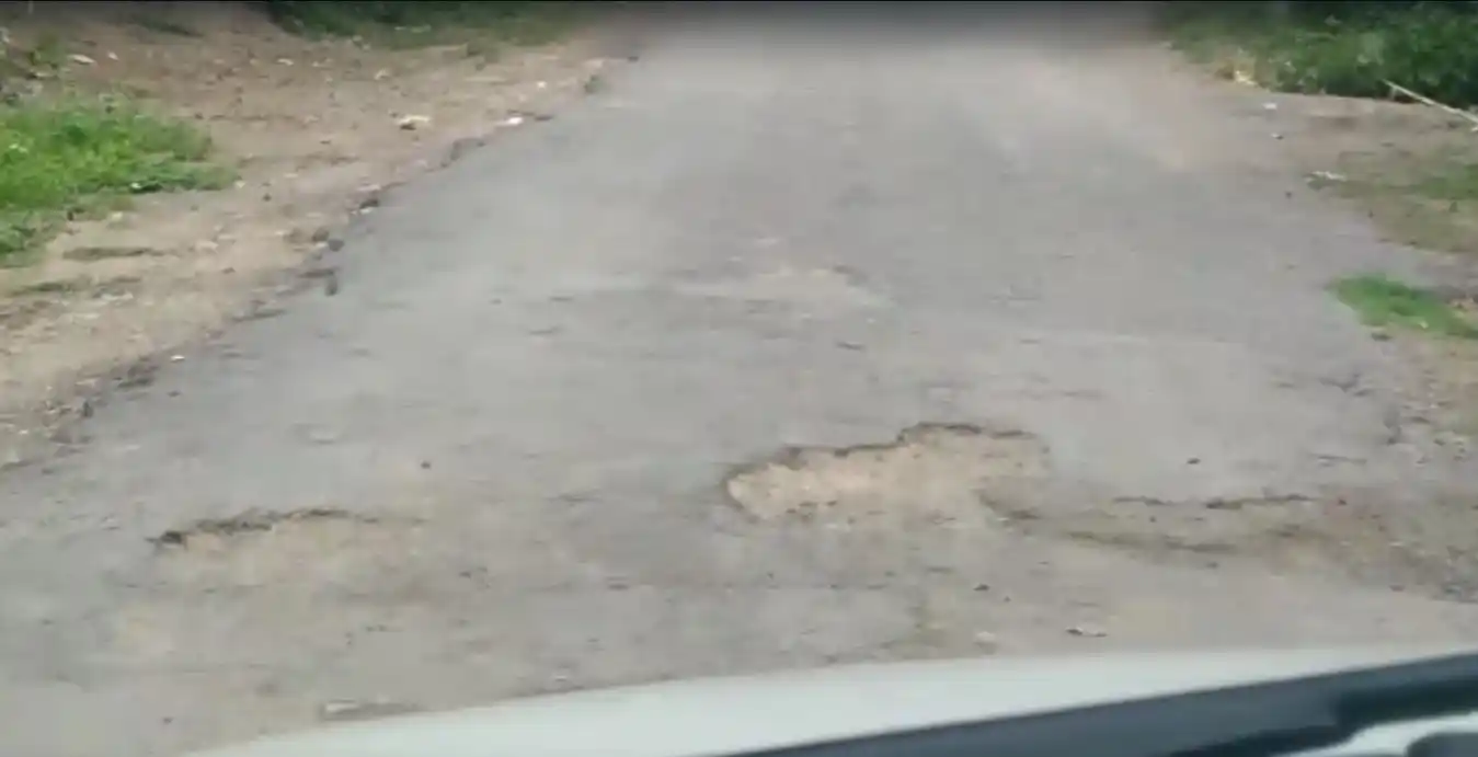 Vecinos reclamaron por el estado de la calle Saavedra