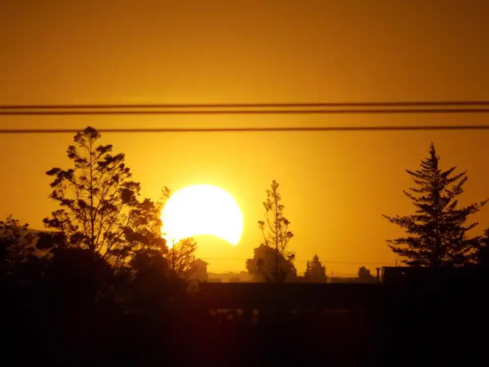  Un nuevo eclipse parcial de Sol